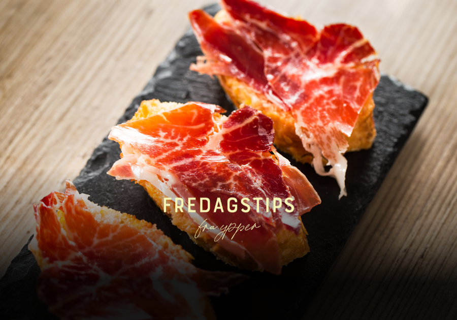 Silkemyk rødvin til tapas, tomater, bønner og spekemat. 